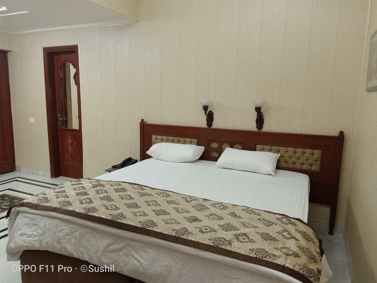 The Orchha Resort Exteriör bild